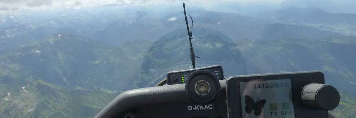 Flugwegposition um 12:16:18: Aufgenommen in der Nähe von Gemeinde Taxenbach, Taxenbach, Österreich in 2695 Meter